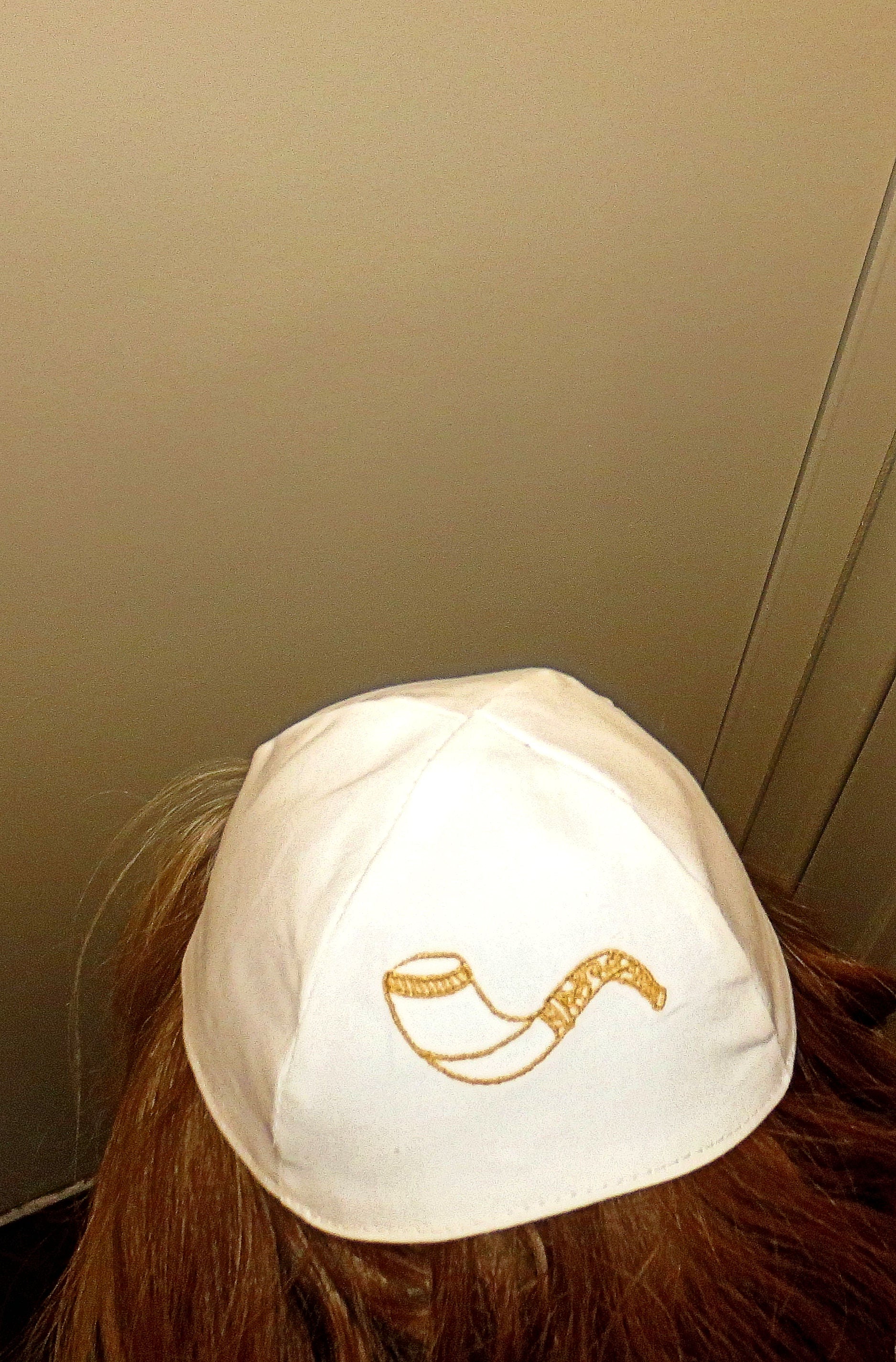 shofar kippah jewish high holidays yarmulke white / gold