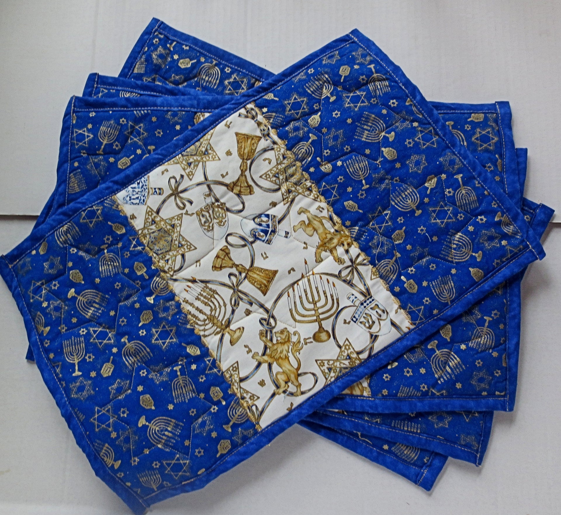 hanukkah insulated place mats handmade chanukah lion of judah menorahs table mats