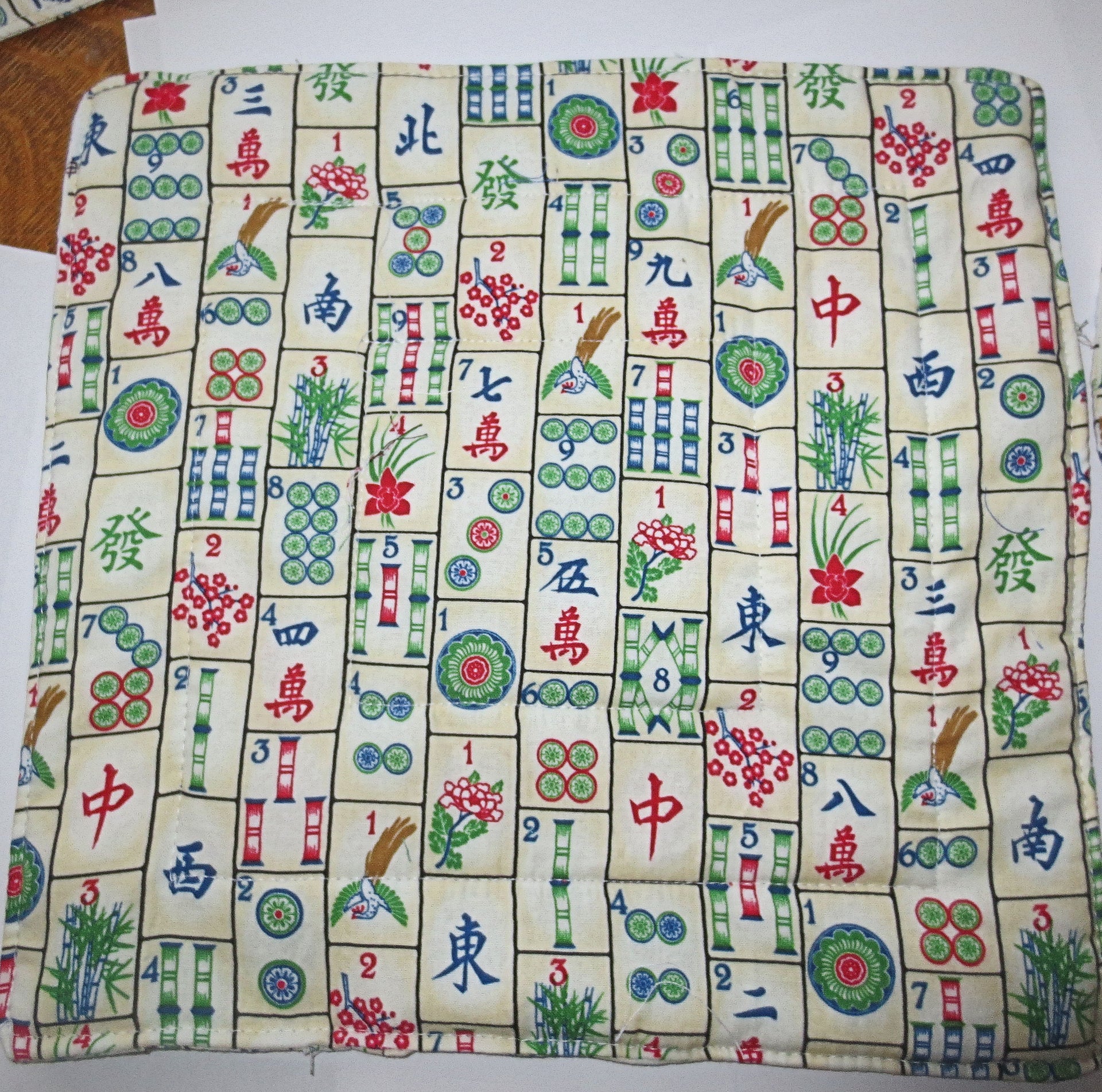mahjong quilted reversible insulated place mats set of 2 great colors chinese mah jong game