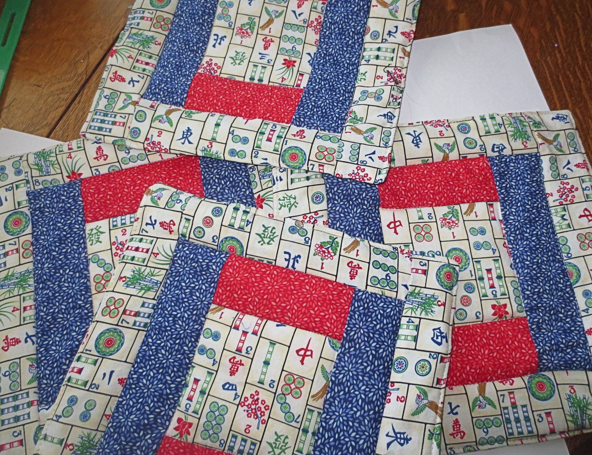 mahjong quilted reversible insulated place mats set of 2 great colors chinese mah jong game