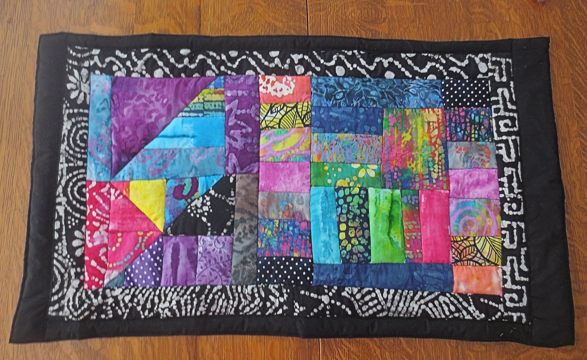 quilted wall art modern batik geometric hanging stain glass theme