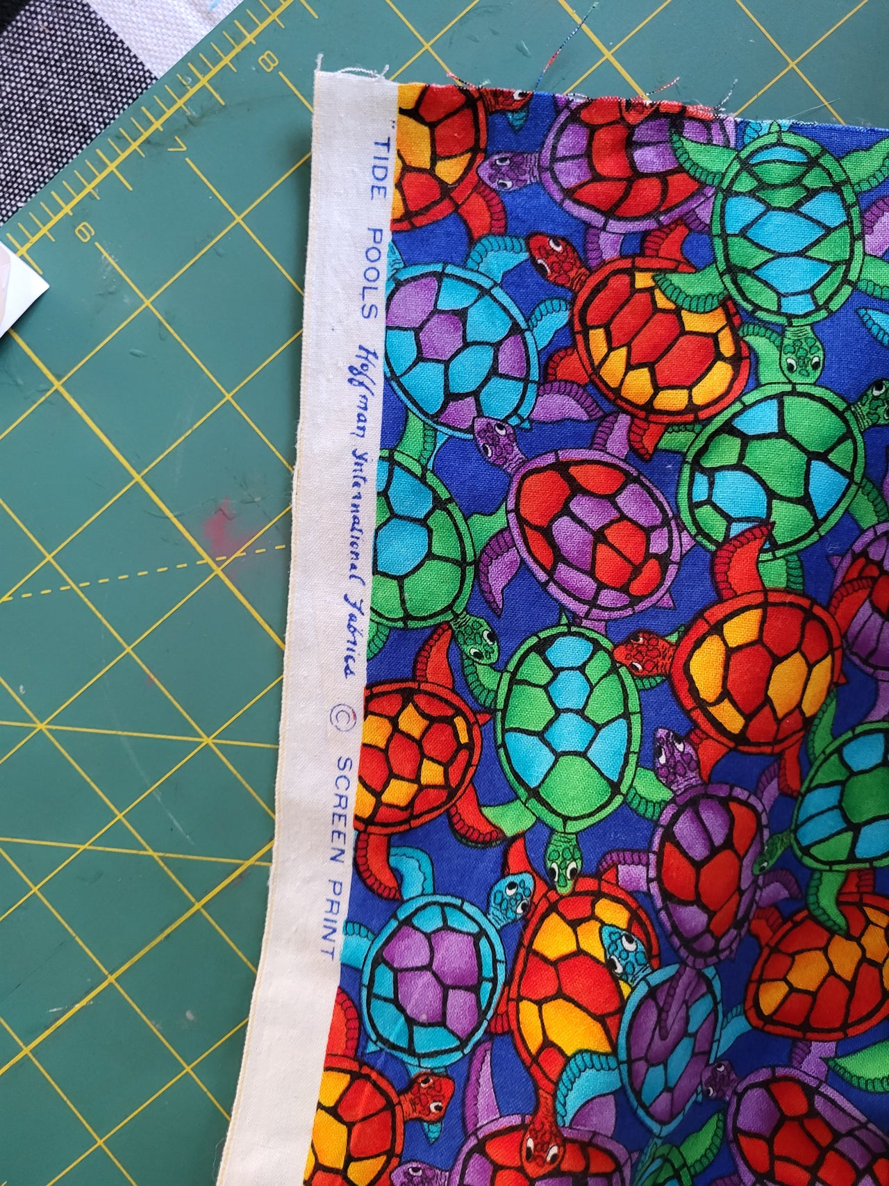 Tide Pools Hoffman International fabrics vintage cotton sewing rainbow turtles quilting fabric bhy