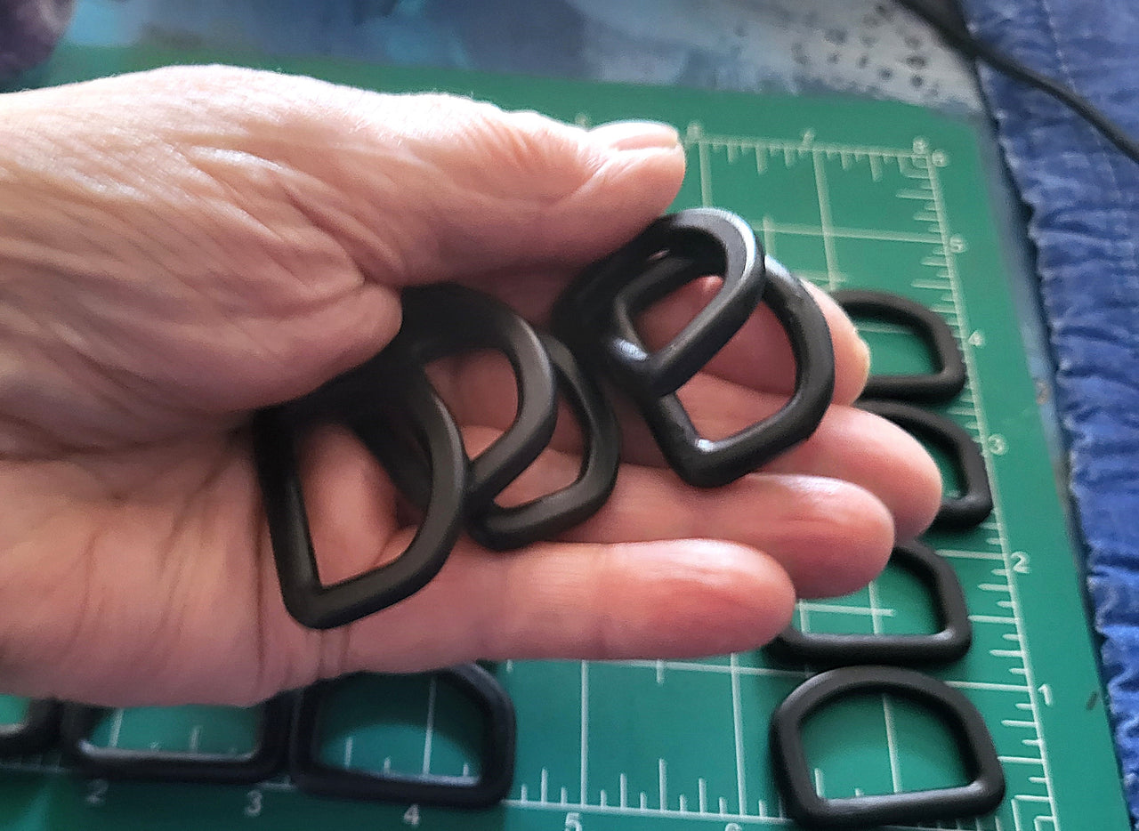 Black dee ring 1" for webbing or strapping hard resin plastic