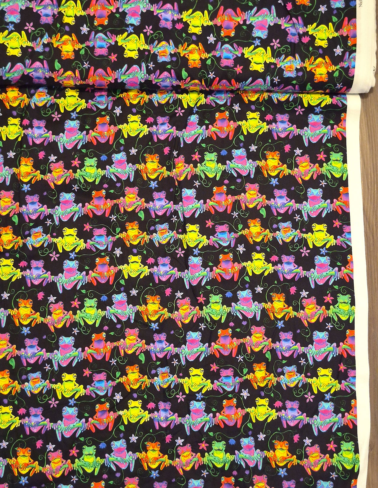 Realistic rainbow frogs cotton sew quilt fabric bhy x 44"