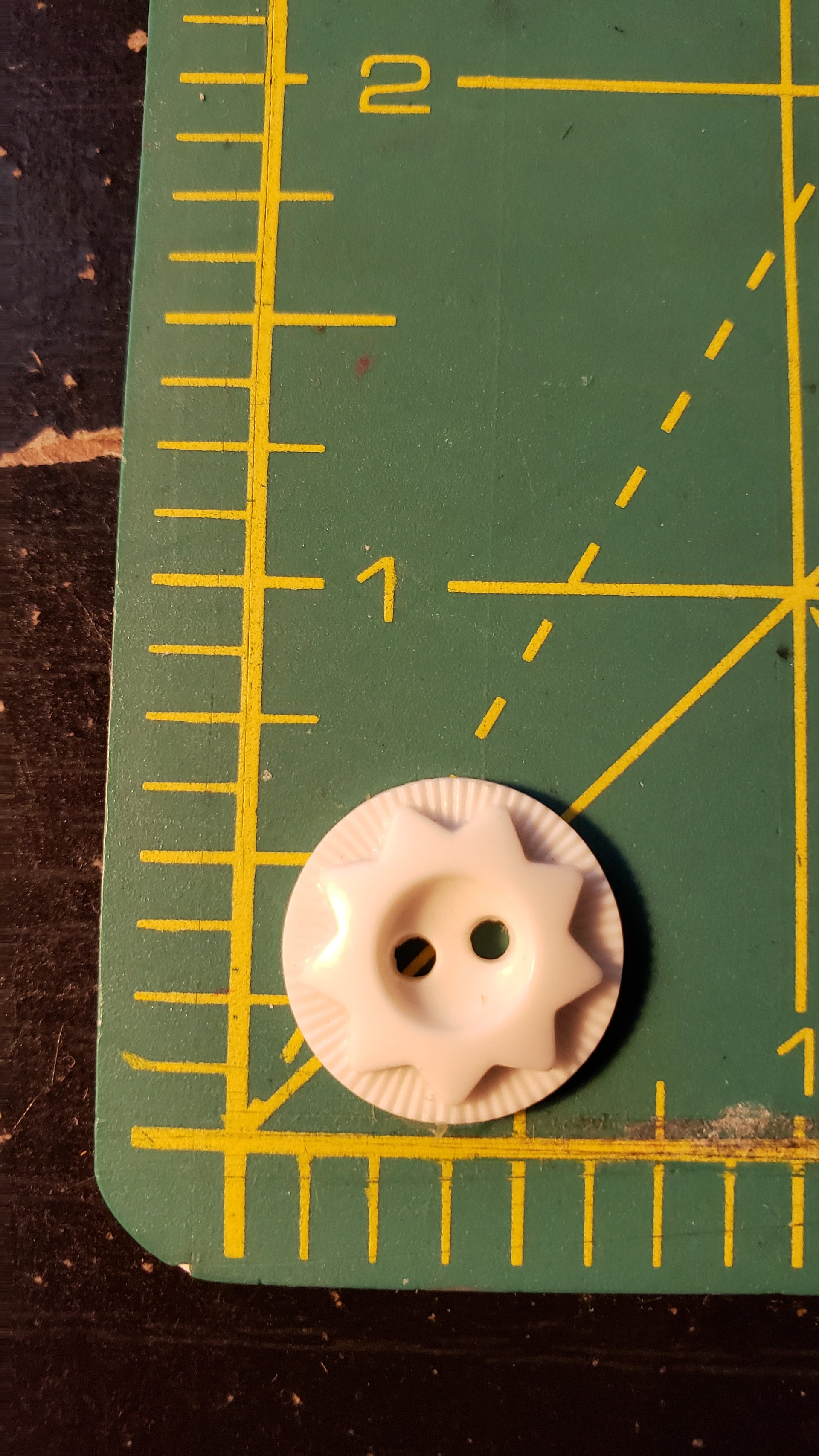 vintage colt sewing buttons # 6 pattern 5/8" / white