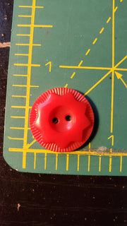 vintage colt sewing buttons # 6 pattern 3/4" / red
