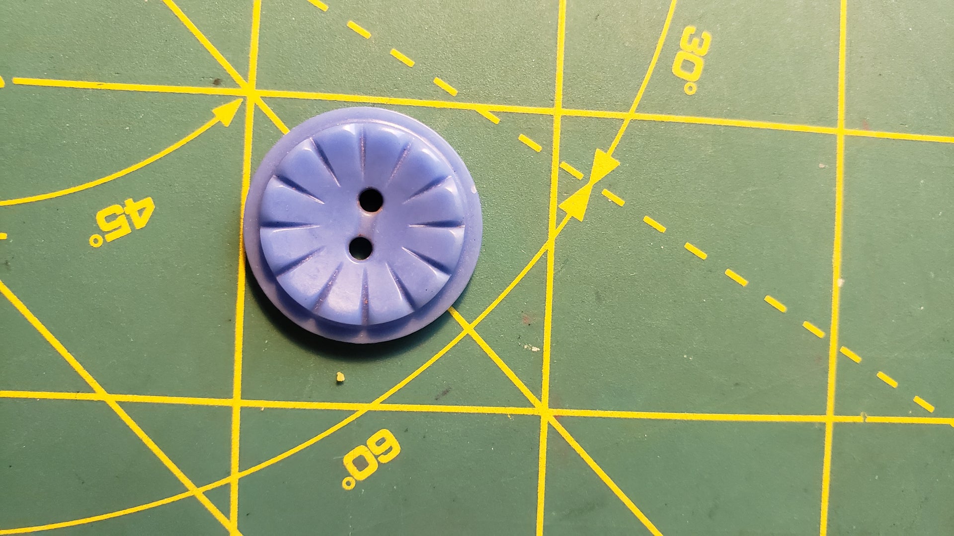 colt button # 3 3/4" / blue