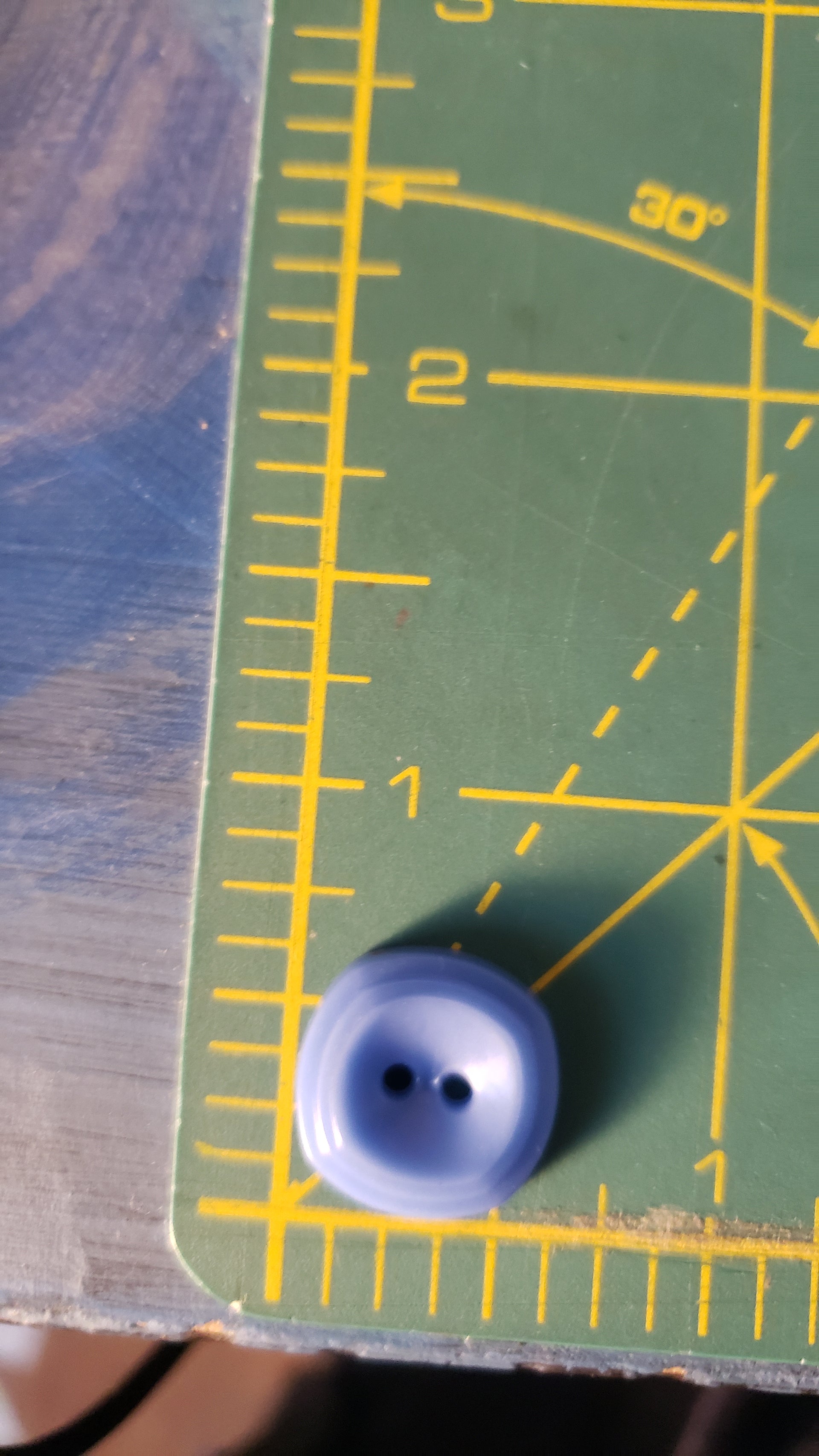 colt # 8 button 5/8" / blue