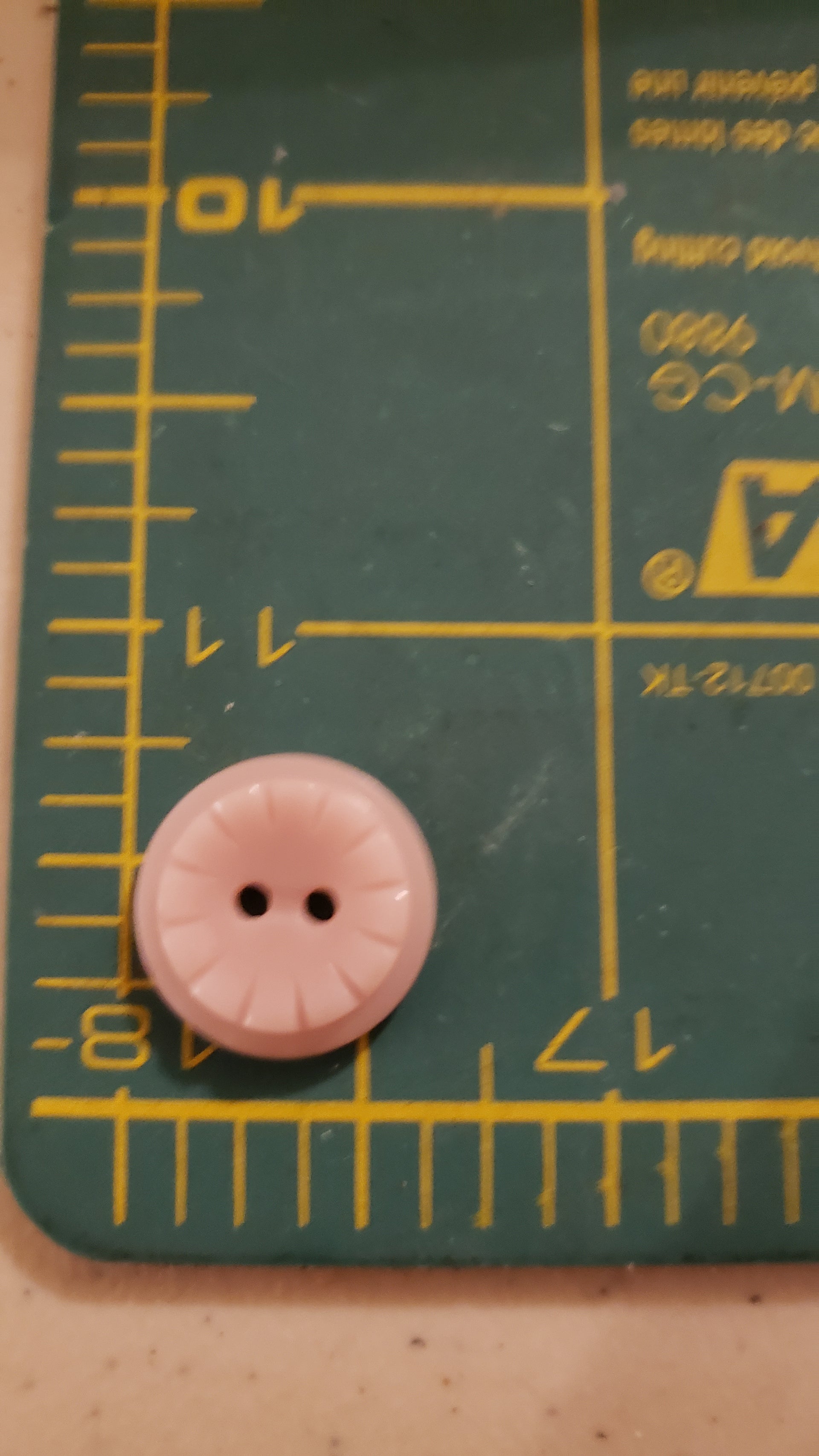 colt button # 3 5/8" / pink