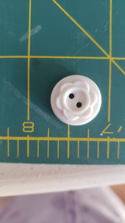 vintage colt sewing buttons # 28 pattern 5/8" / white