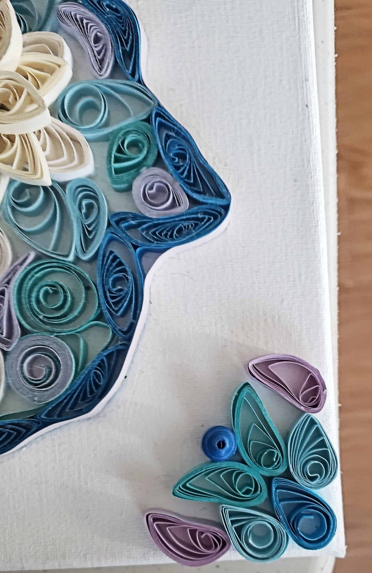 quilled flower hamsa being sold at dag please bid at durham arts guild..see the details