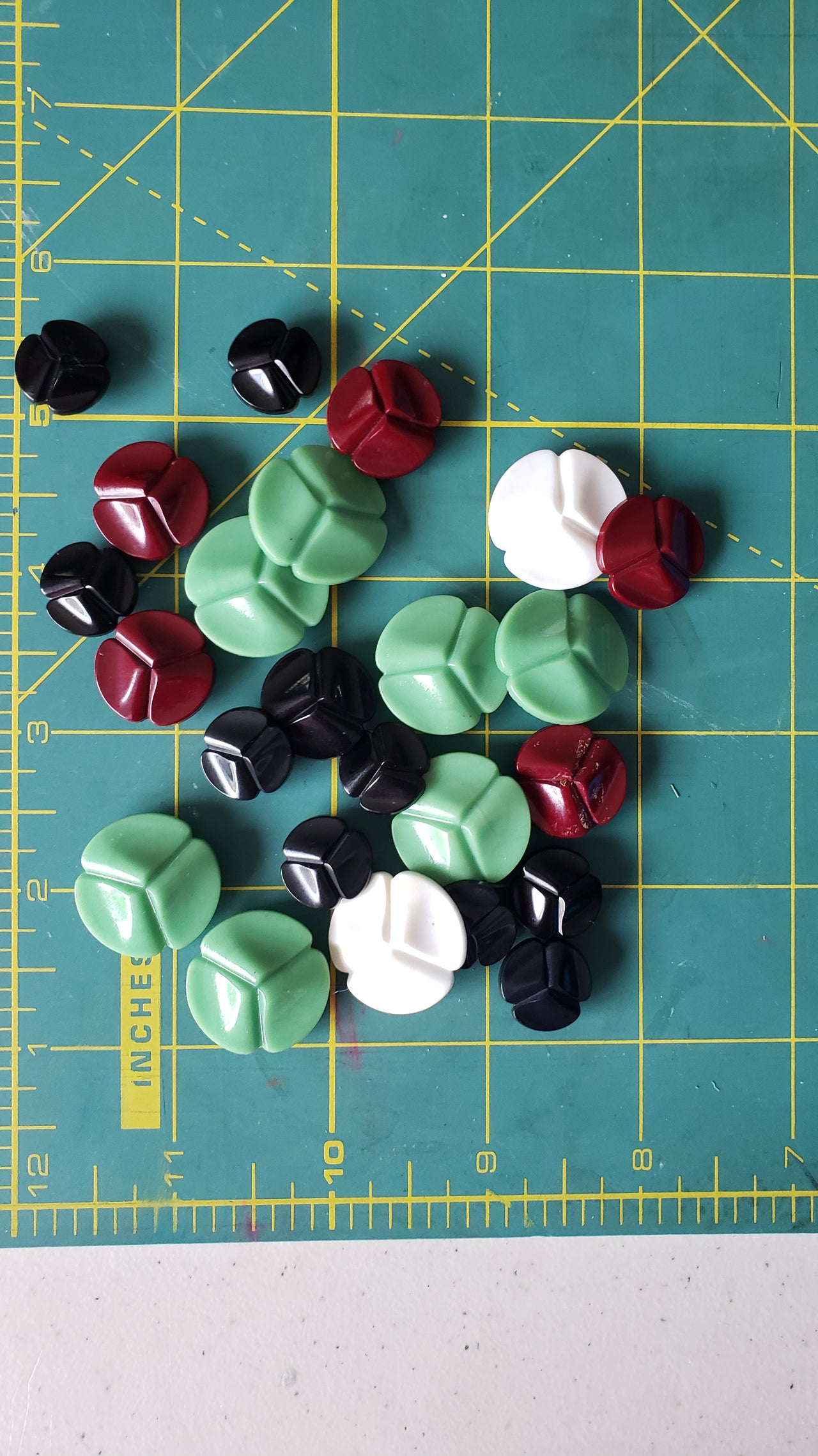 vintage colt sewing buttons # 39 pattern