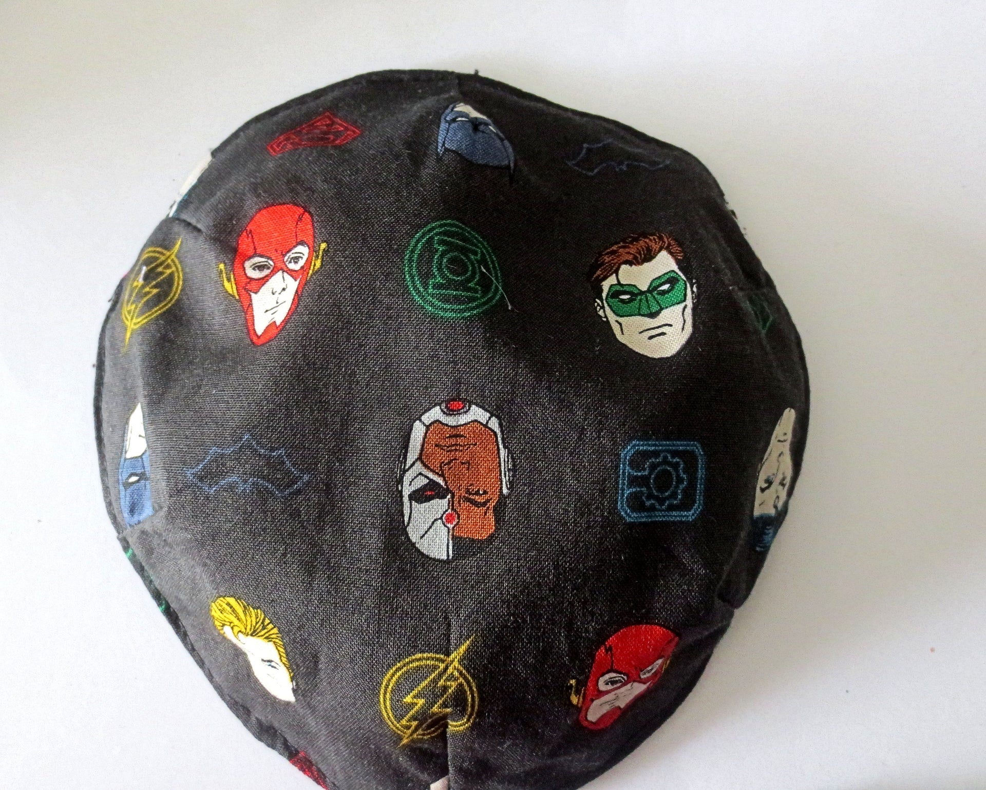 saucer kippah reversible select pattern both sides superheros & friends