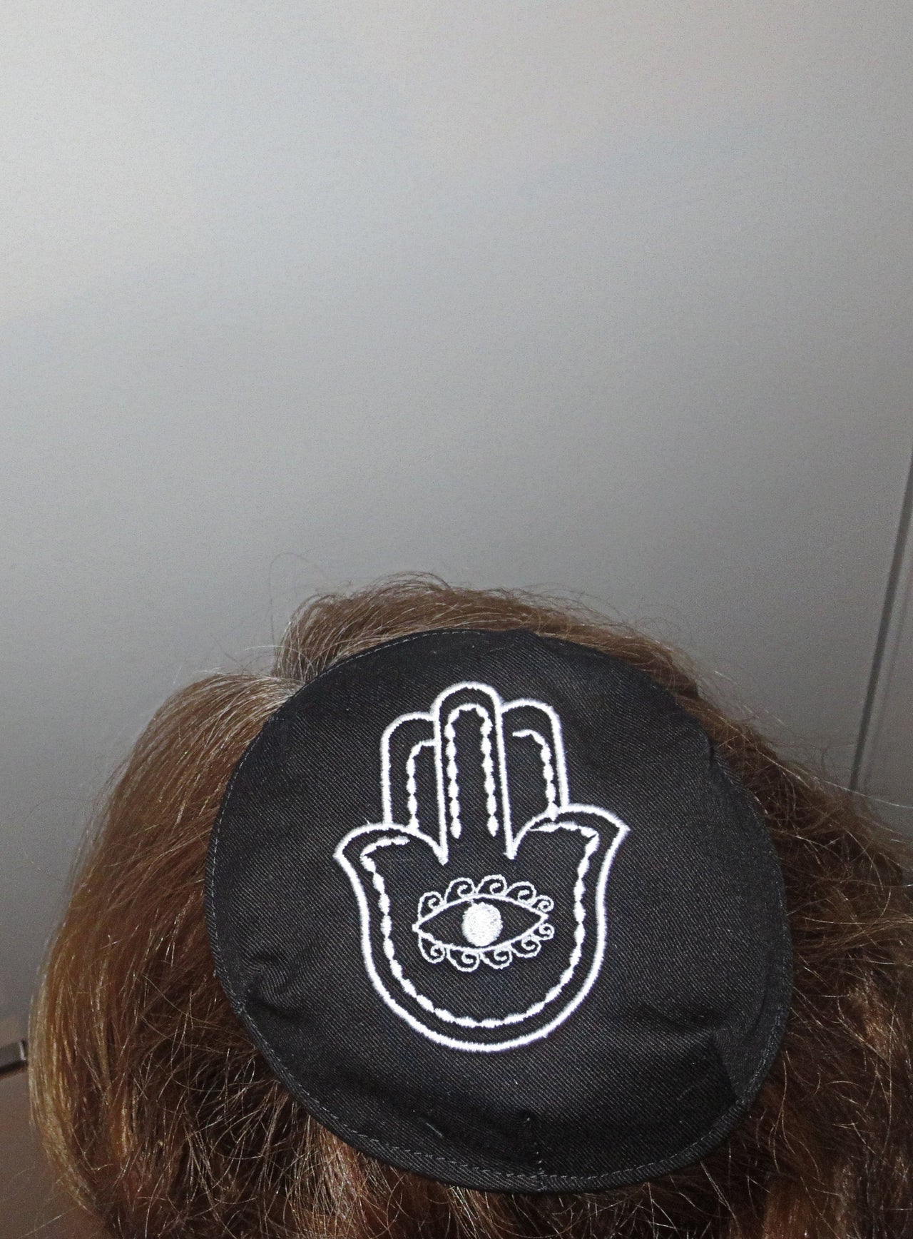 hamsa with evil eye embroidered kippah great design yarmulke black / white