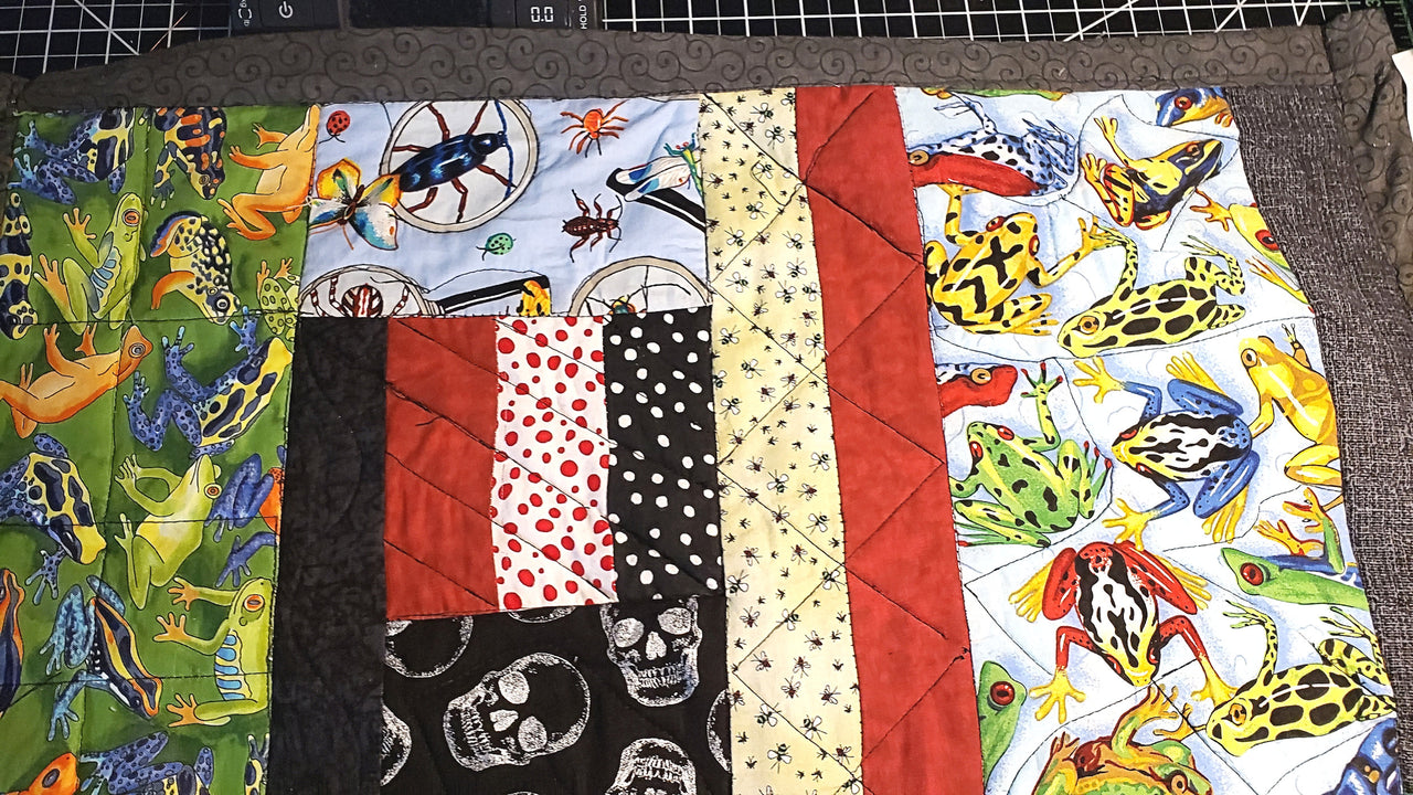hand-crafted quilted 10 Plagues Passover table mat