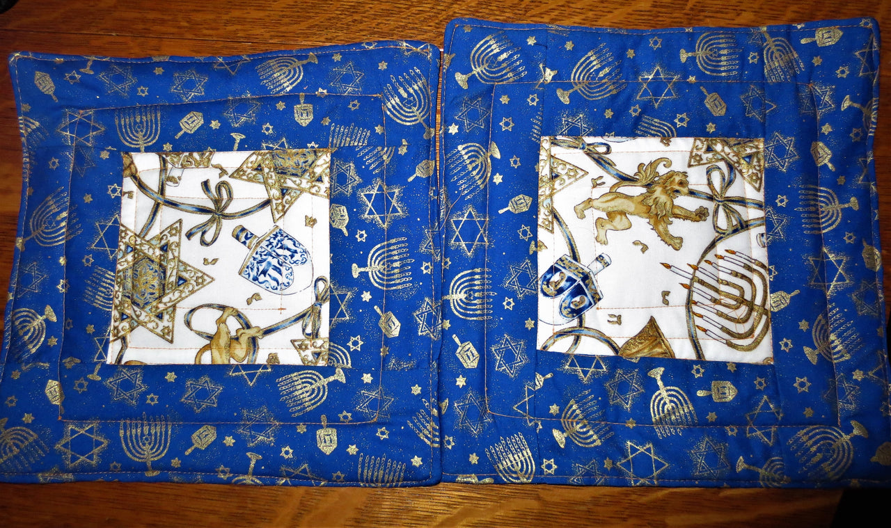 hanukkah theme quilted reversible mini mats 2 insulated lion of judah